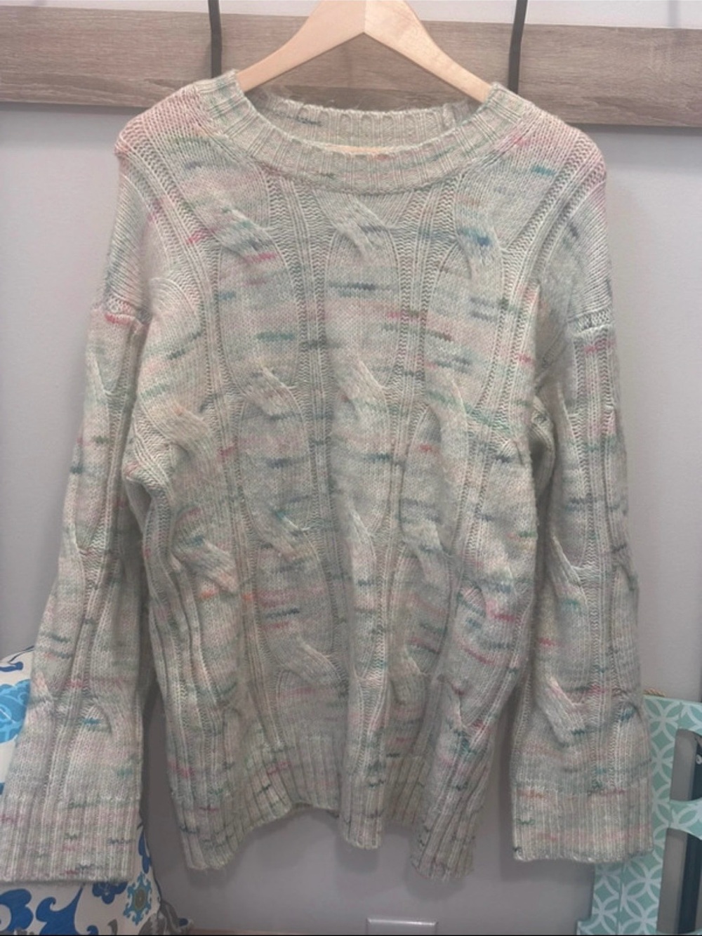 American Eagle Outfitters Cream Cable Knit Sweater with Pastel Speckles